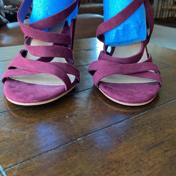 Torrid maroon strappy heels faux suede chunky heel holiday wedding  size 10.5W - Picture 4 of 9